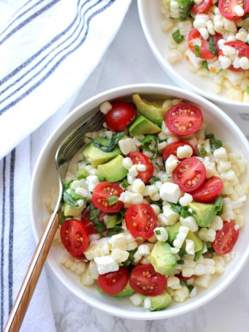 Fresh-Corn-Salad-With-Cherry-Tomatoes-And-Avocado-single-serving